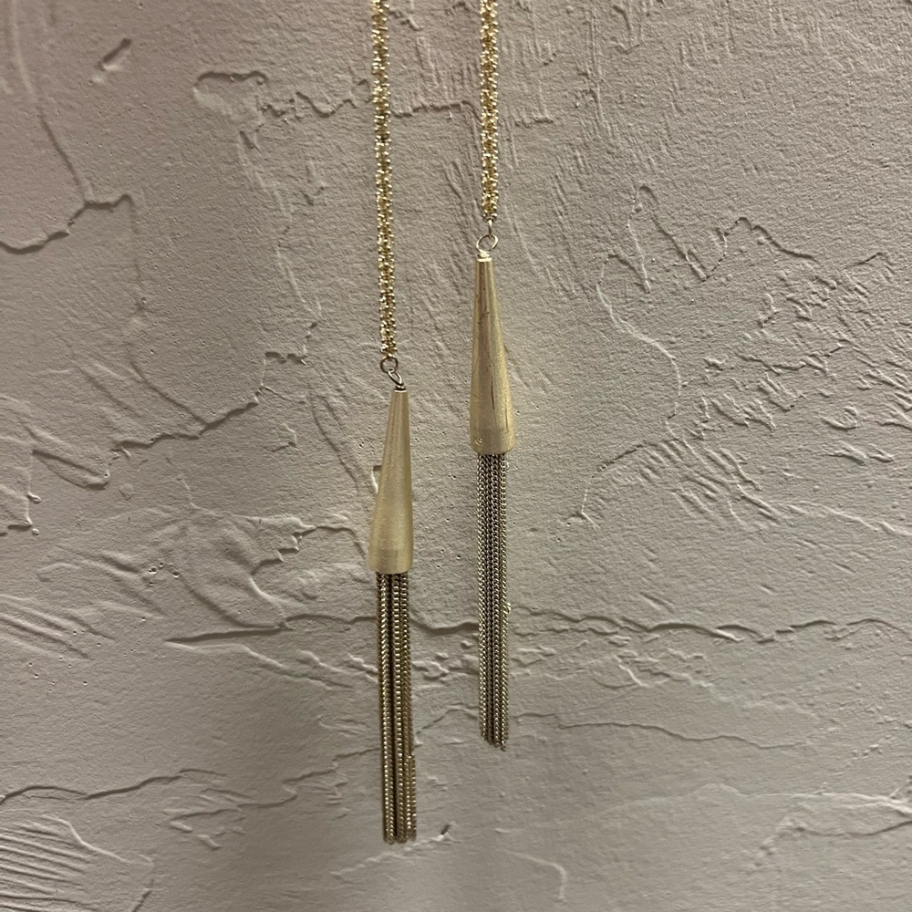 Kendra Scott necklace